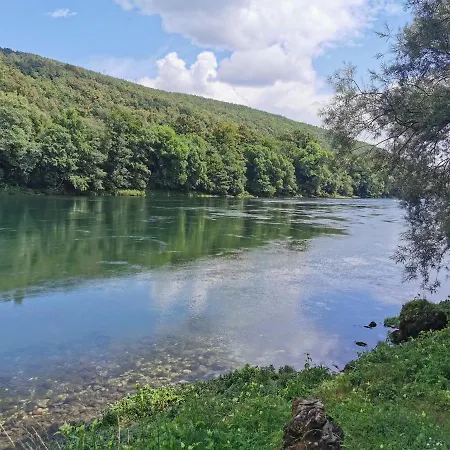 Деревянный коттедж Brvnara Na Obali Reke Drine