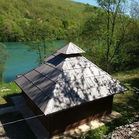 Деревянный коттедж Brvnara Na Obali Reke Drine Beserovina